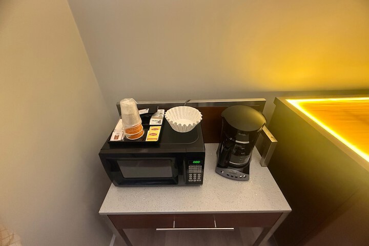 Room 19 of 38