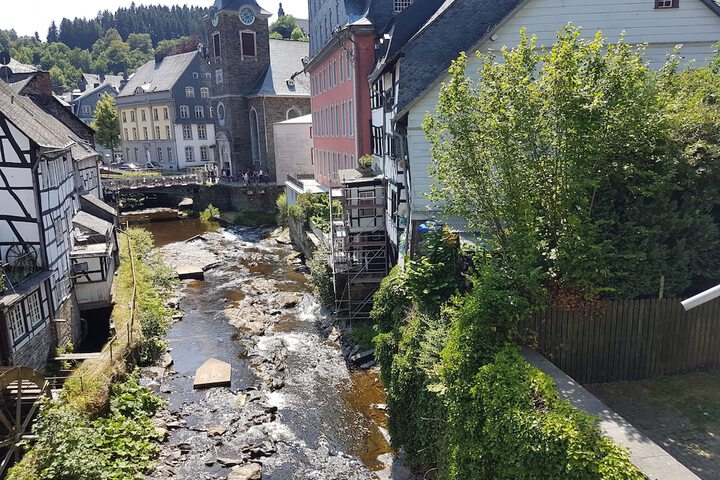 Room 39 of 61