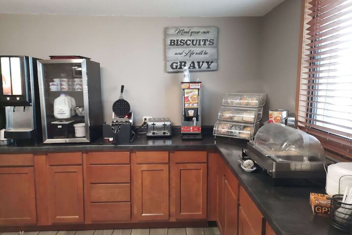 Breakfast/Coffee Service 36 of 42