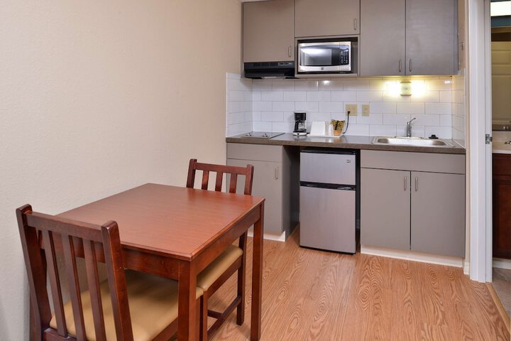 2 Double Beds (8 of 8)
