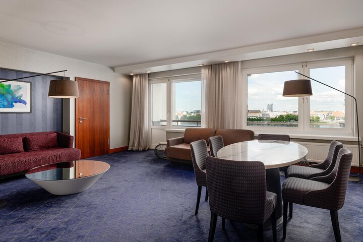 Room 60 of 113