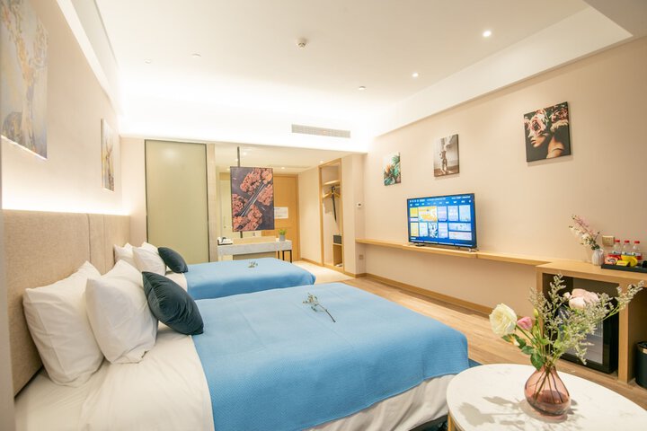 Room 15 of 73
