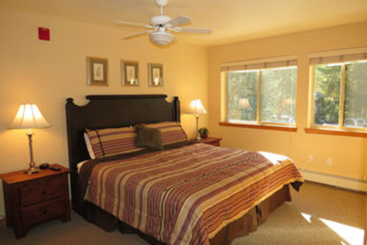 Room 25 of 102