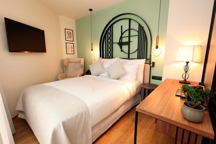 Room 33 of 88