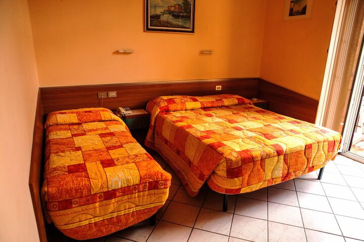 Room 10 of 53