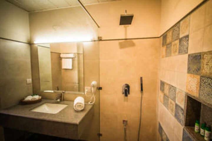 Room 4 of 64