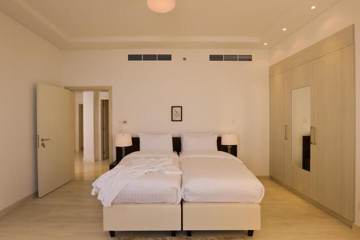 Room 2 of 5