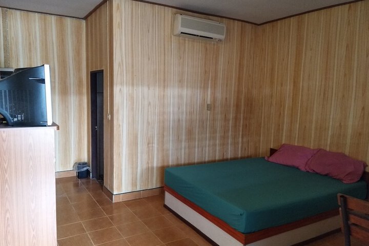 Room 5 of 12