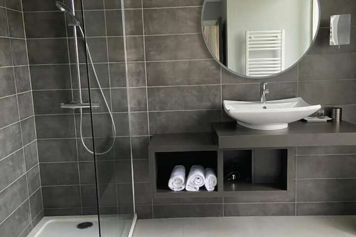 Room 15 of 23