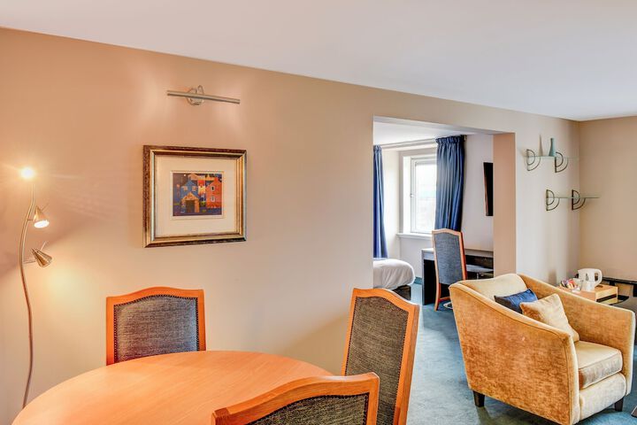 Room 15 of 41