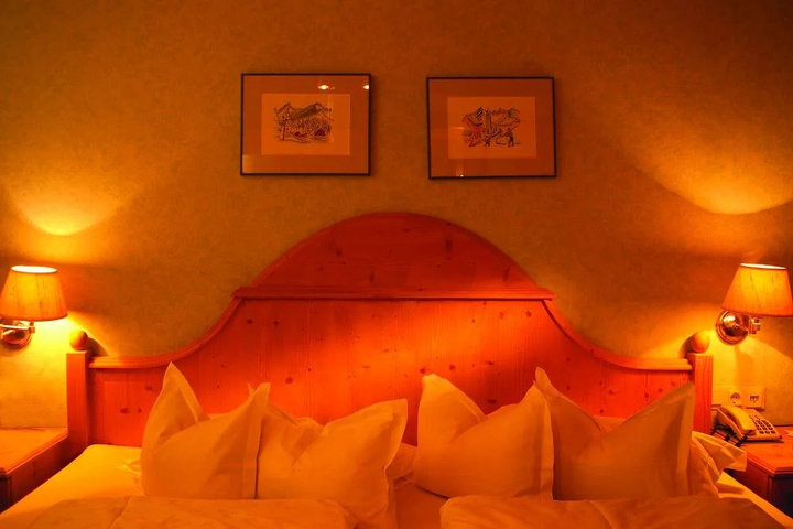 Room 3 of 25
