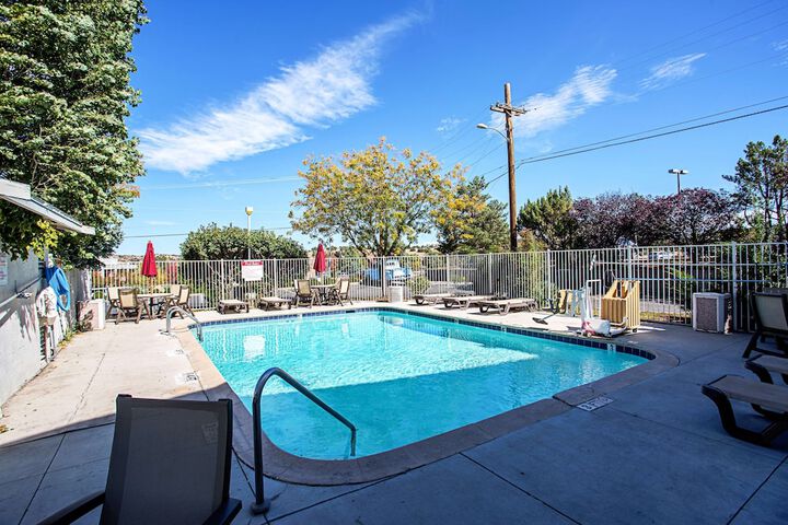 Hotel Pool