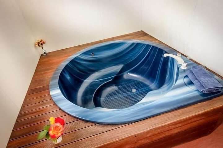 Hot Tub 24 of 40