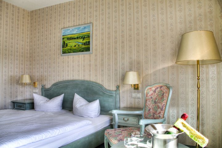 Room 6 of 24