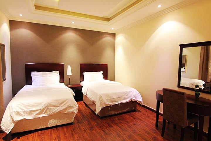 Room 2 of 6