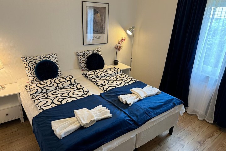 Room 10 of 18