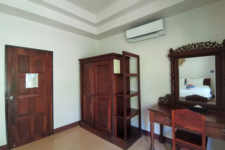 Room 11 of 60
