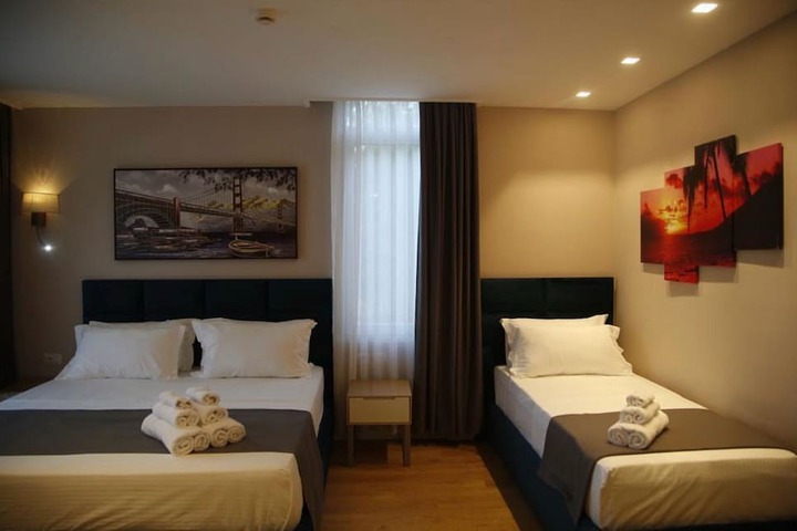 Room 65 of 182