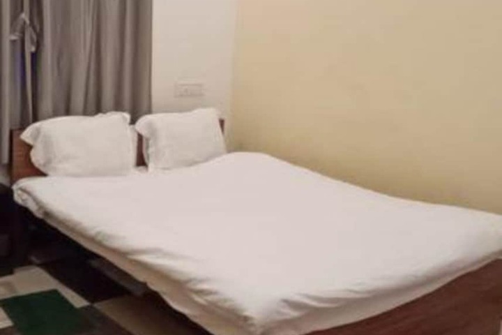 Room 4 of 19