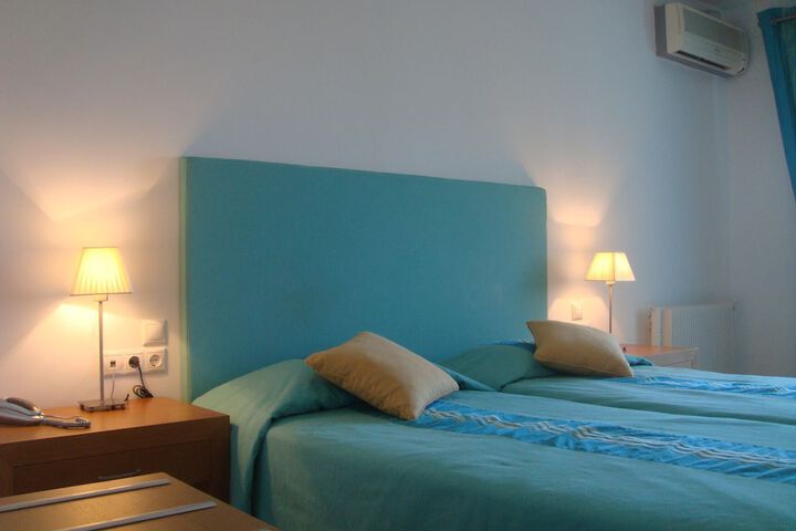 Room 8 of 50
