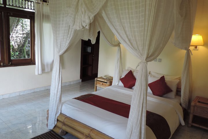 Room 8 of 50