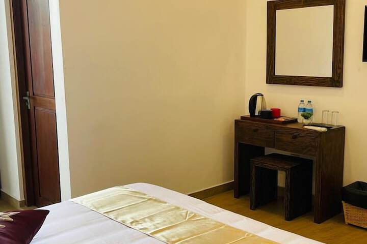 Room 8 of 15