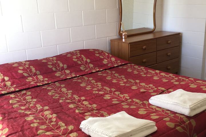 Room 2 of 38