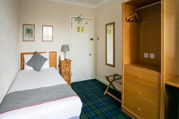 Room 14 of 72