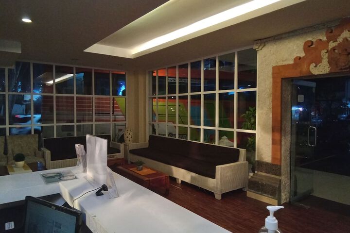 Hotel Interior 5 of 31