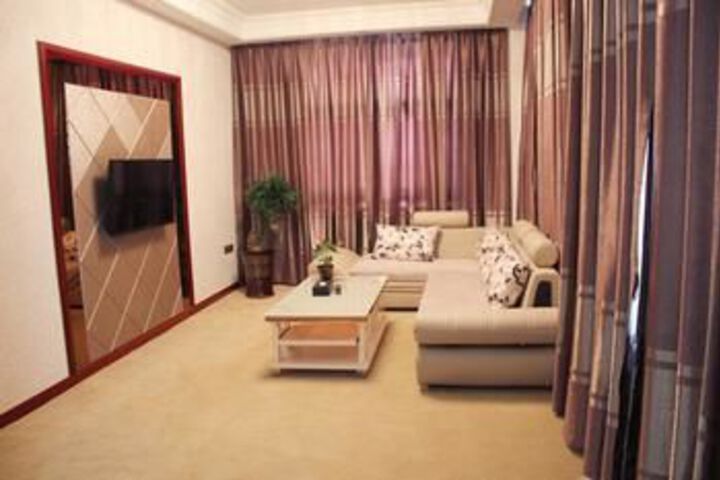 Room 14 of 33