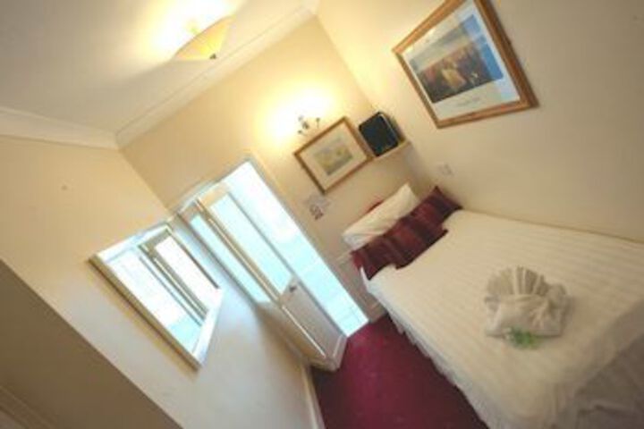 Room 8 of 23