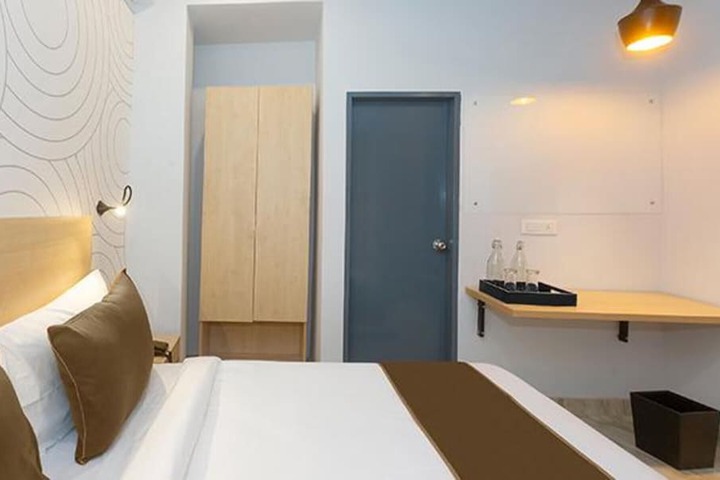 Room 10 of 15