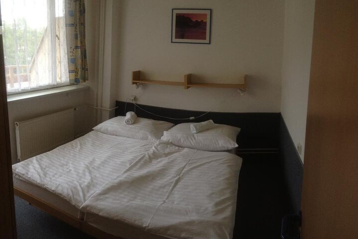 Room 2 of 16