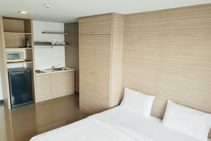 Room 9 of 31