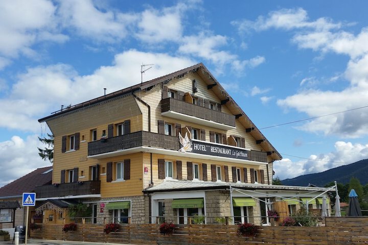 Logis Hôtel Le Gai Pinson in Les Rousses
