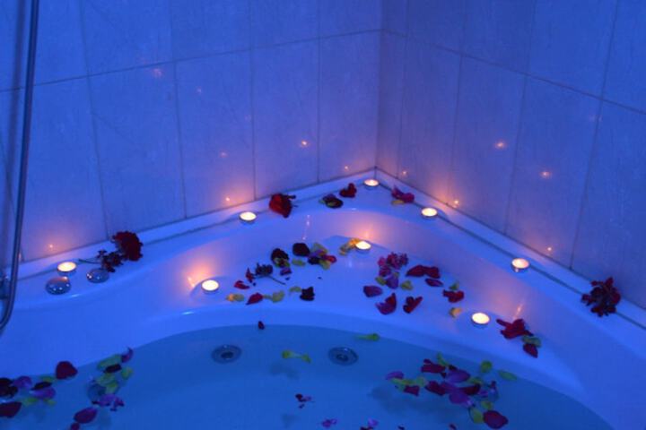 Jetted tub