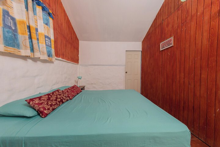 Room 18 of 100