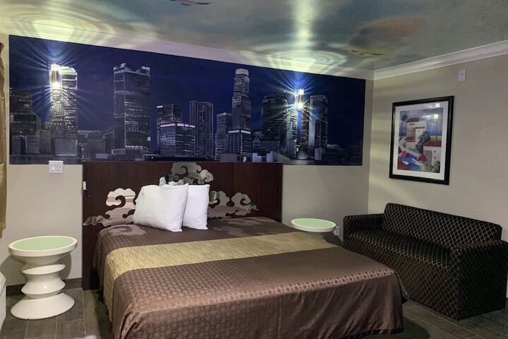 Room 4 of 36
