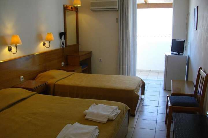 Room 7 of 38