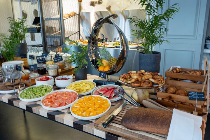 Breakfast/Coffee Service 128 of 147