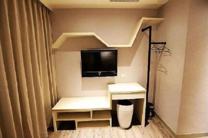 Room 38 of 50