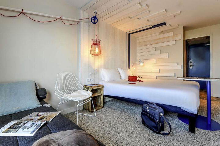 Room 9 of 65