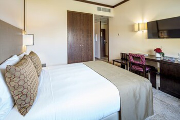 Room 26 of 29