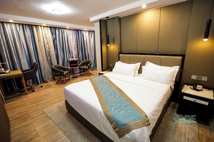 Room 8 of 18