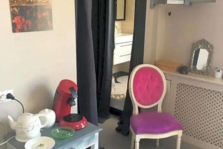 Room 3 of 12