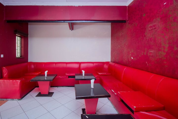 Lounge 57 of 89