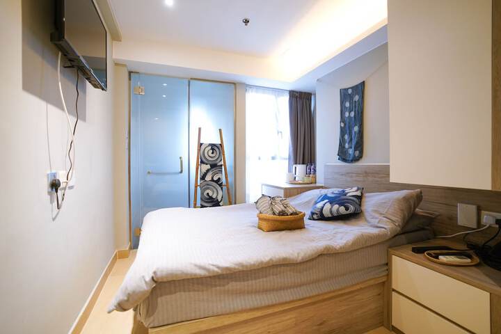 Room 42 of 77