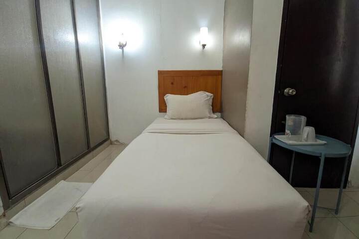 Room 6 of 19