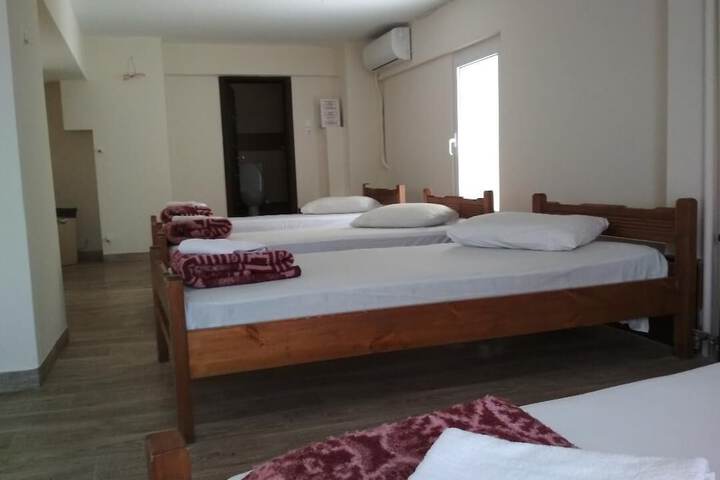Room 21 of 48