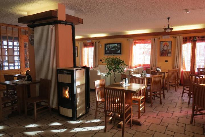 Dining Photos